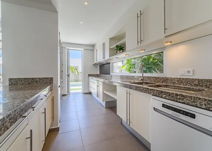 Вілла Lux 31 Адехе