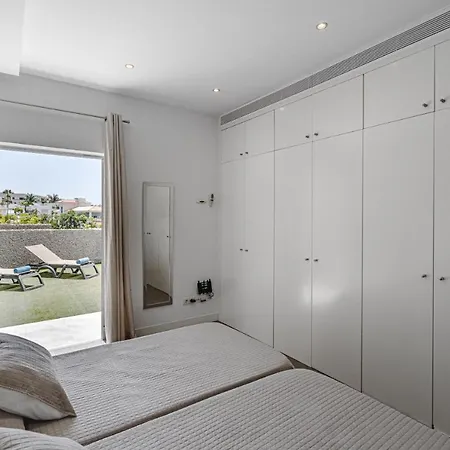 Lux 31 וילה אדחה